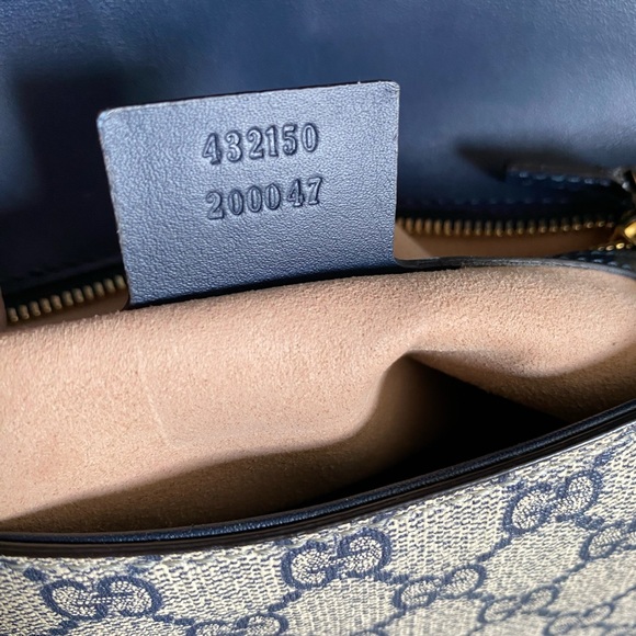 GUCCI GG Supreme Monogram Shoulder Bag - Picture 9 of 15